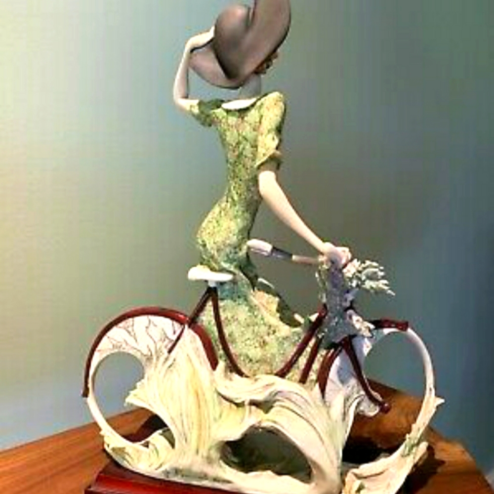 Signed Vintage Giuseppe Armani Figurine #0539C